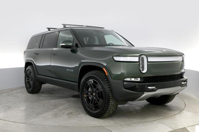 2024 Rivian R1S — photo 10 of 28