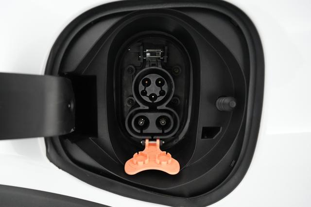 2022 Chevrolet Bolt EUV — photo 8 of 21