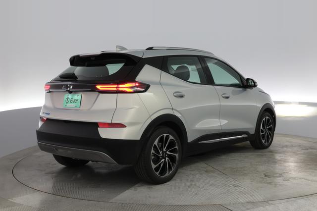 2022 Chevrolet Bolt EUV — photo 2 of 21