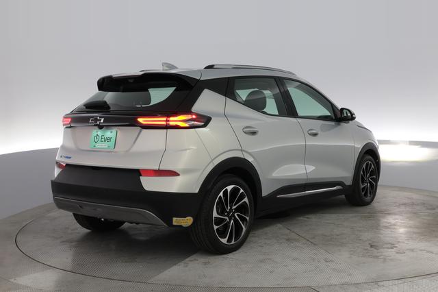 2022 Chevrolet Bolt EUV — photo 2 of 21