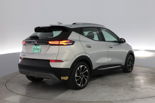 2022 Chevrolet Bolt EUV — photo 2 of 21