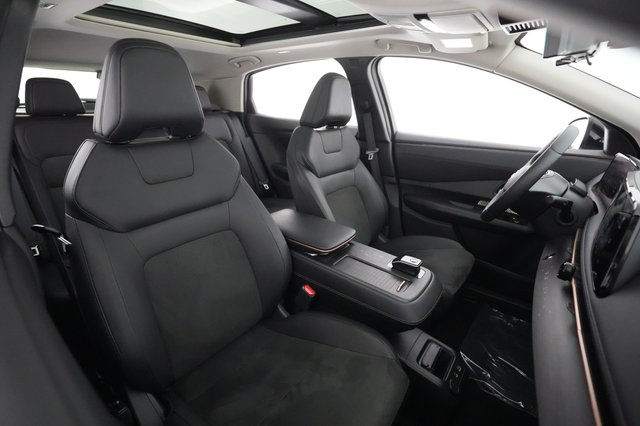 2023 Nissan Ariya — photo 18 of 20