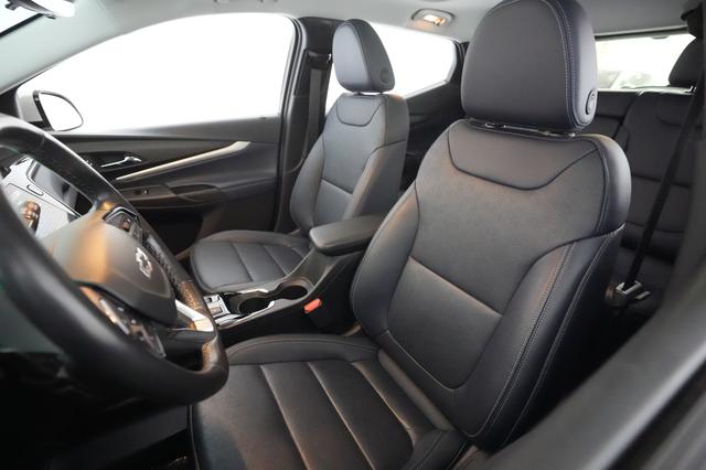2022 Chevrolet Bolt EUV — photo 2 of 19