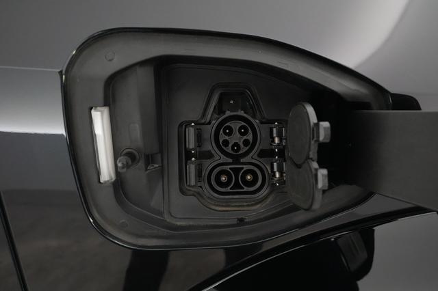 2023 Nissan Ariya — photo 8 of 21