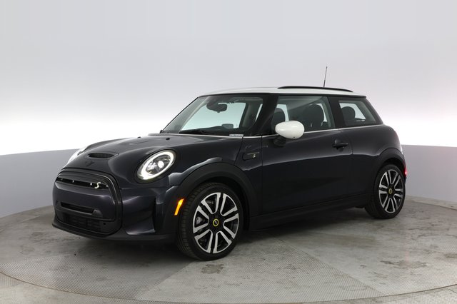 2023 MINI Cooper SE — photo 11 of 23