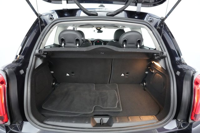 2023 MINI Cooper SE — photo 6 of 23