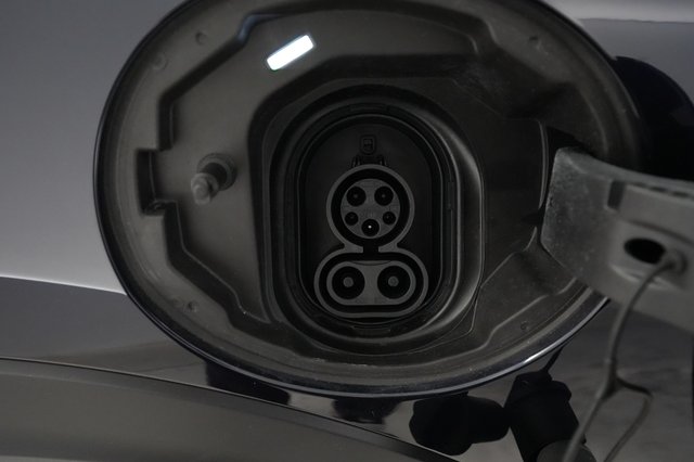 2023 MINI Cooper SE — photo 8 of 23