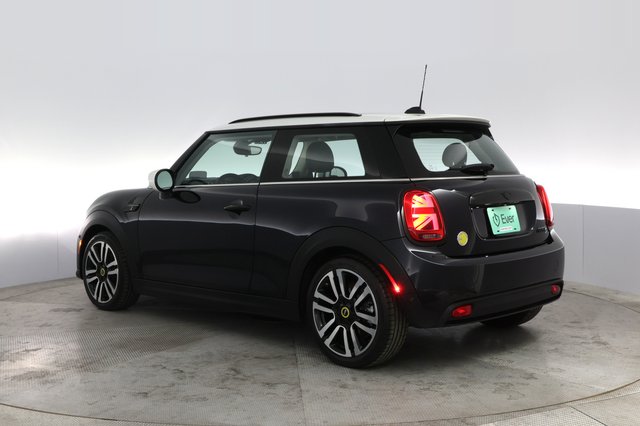 2023 MINI Cooper SE — photo 9 of 23