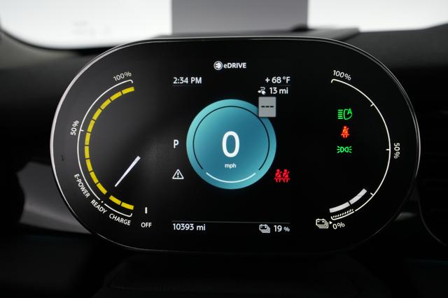 2023 MINI Cooper SE — photo 5 of 23