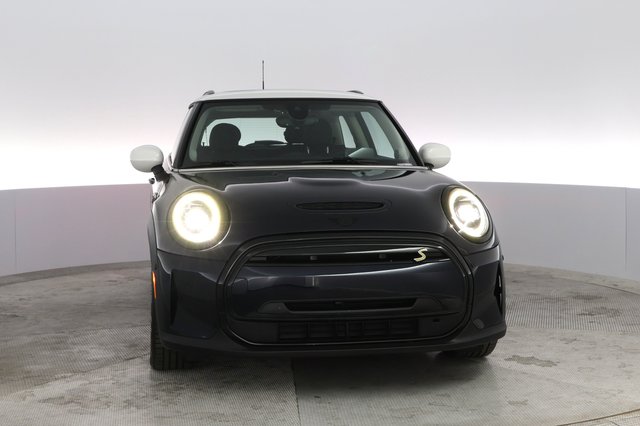 2023 MINI Cooper SE — photo 13 of 23
