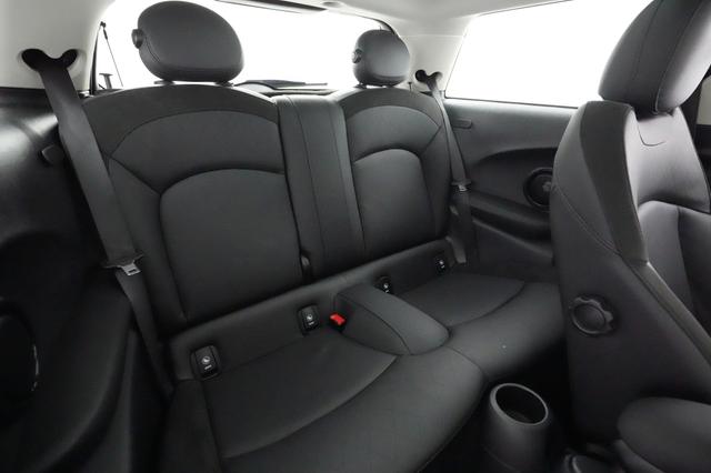 2023 MINI Cooper SE — photo 4 of 23