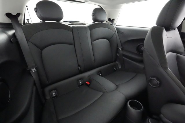 2023 MINI Cooper SE — photo 4 of 23