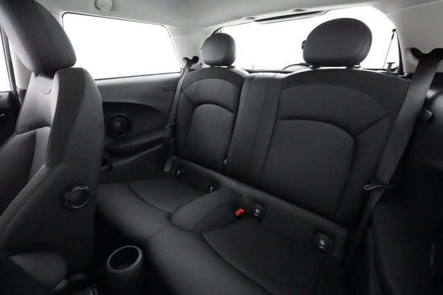 2023 MINI Cooper SE — photo 20 of 23