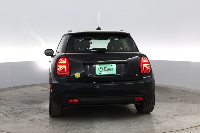 2023 MINI Cooper SE — photo 14 of 23