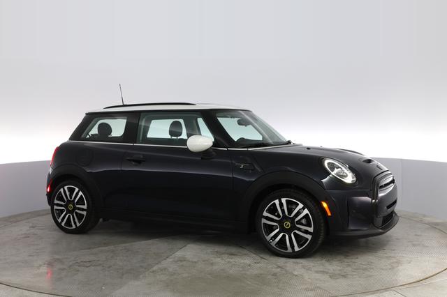 2023 MINI Cooper SE — photo 10 of 23