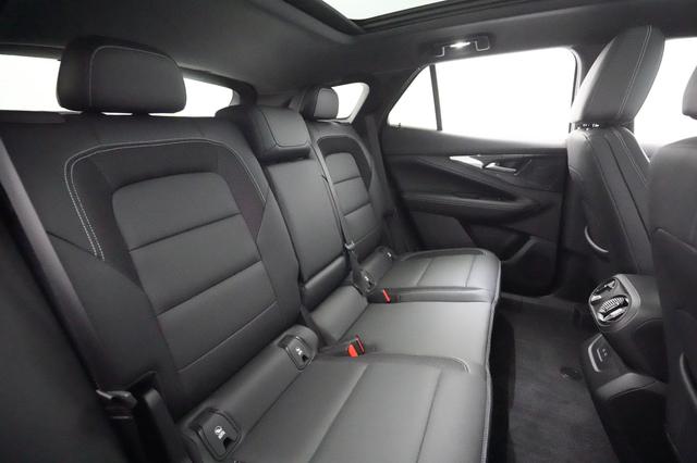 2024 Chevrolet Blazer EV — photo 4 of 21