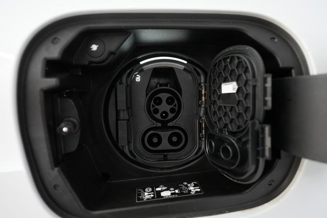 2023 Mercedes-Benz EQB — photo 8 of 22