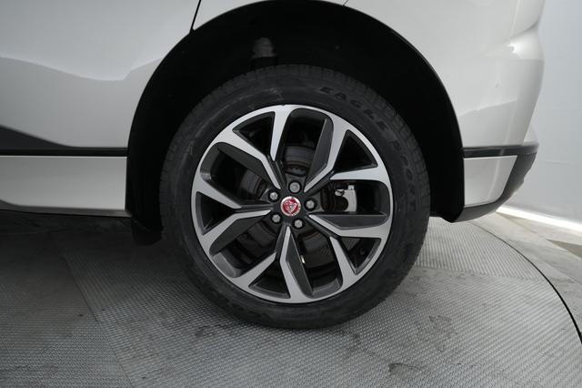 2023 Jaguar I-Pace — photo 7 of 26