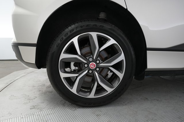 2023 Jaguar I-Pace — photo 15 of 26
