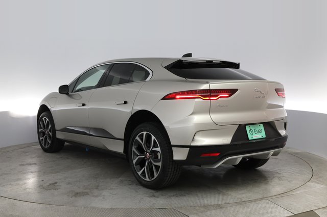 2023 Jaguar I-Pace — photo 10 of 26