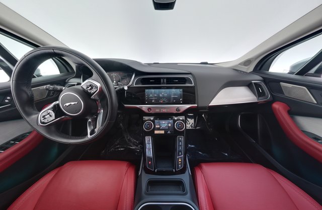 2023 Jaguar I-Pace — photo 22 of 26