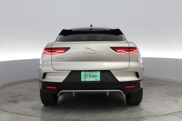 2023 Jaguar I-Pace — photo 9 of 26