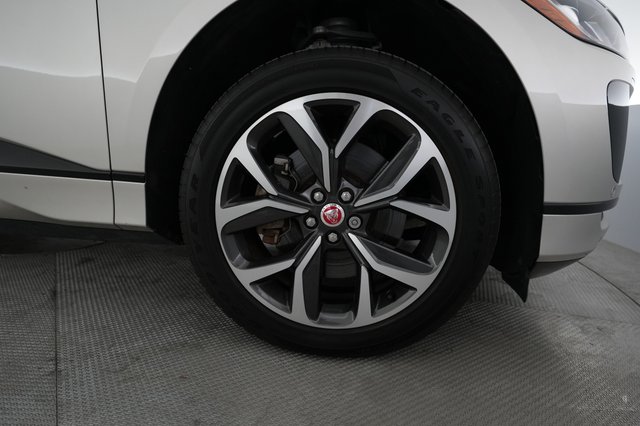 2023 Jaguar I-Pace — photo 17 of 26