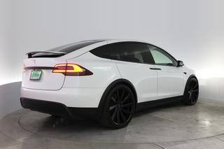 2022 Tesla Model X — photo 2 of 21