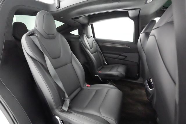 2022 Tesla Model X — photo 4 of 21