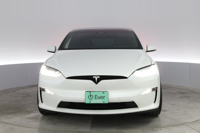 2022 Tesla Model X — photo 13 of 21
