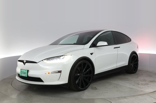 2022 Tesla Model X — VIN 7SAXCBE51NF333132