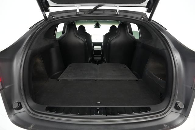 2022 Tesla Model X — photo 6 of 21