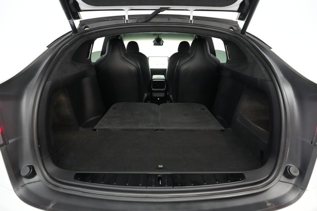 2022 Tesla Model X — photo 6 of 21