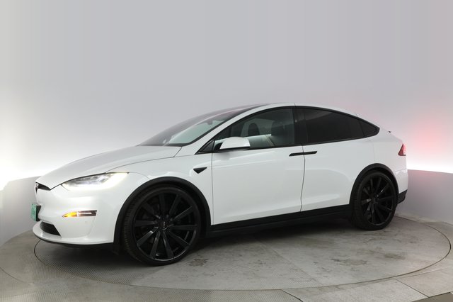 2022 Tesla Model X — photo 11 of 21