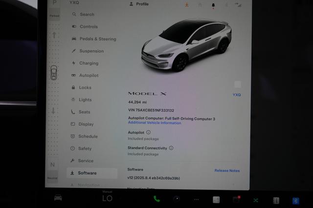 2022 Tesla Model X — photo 5 of 21