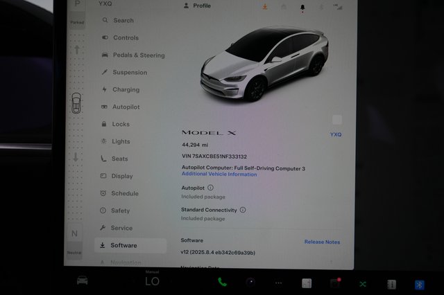 2022 Tesla Model X — photo 5 of 21