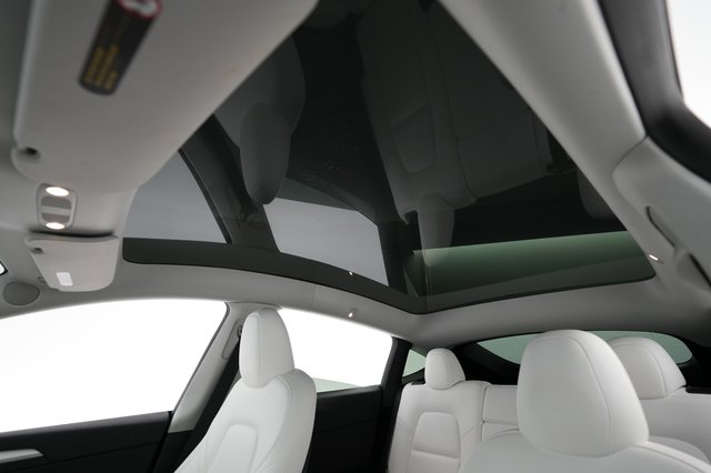 2023 Tesla Model Y — photo 18 of 22