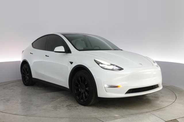 2023 Tesla Model Y — photo 6 of 22
