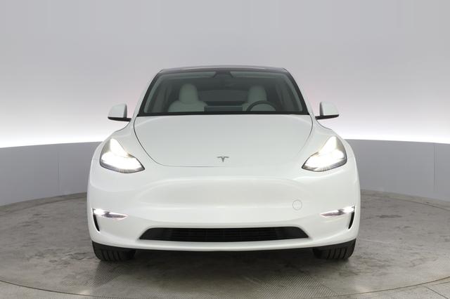 2023 Tesla Model Y — photo 5 of 22
