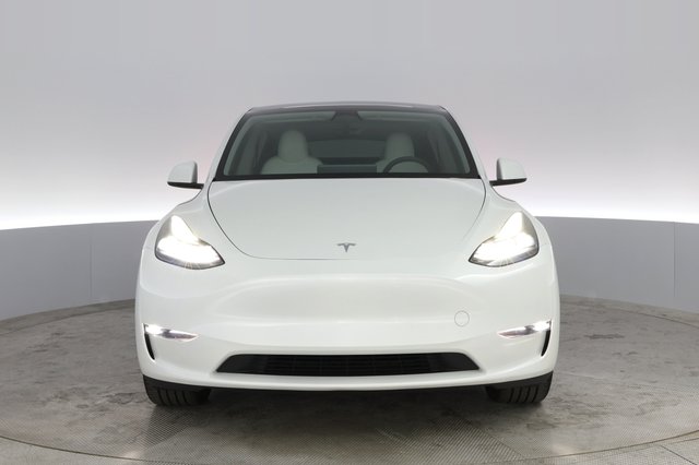 2023 Tesla Model Y — photo 5 of 22