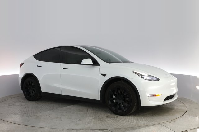 2023 Tesla Model Y — photo 7 of 22