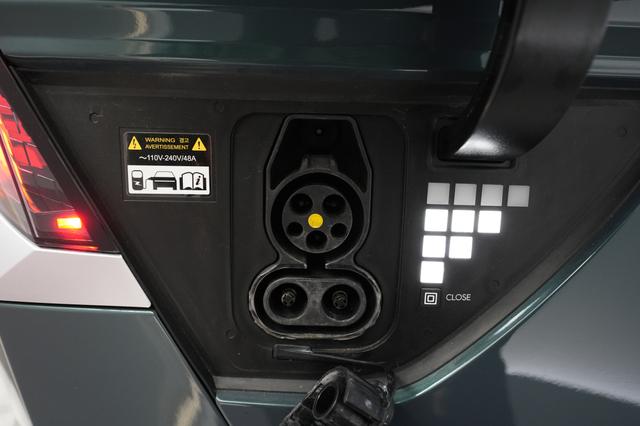 2022 Hyundai IONIQ 5 — photo 8 of 23