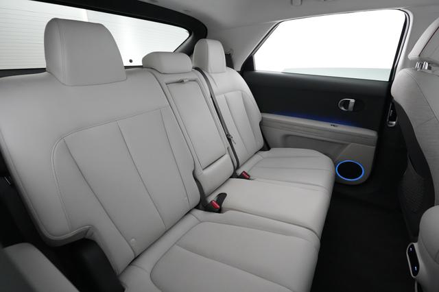 2022 Hyundai IONIQ 5 — photo 4 of 23