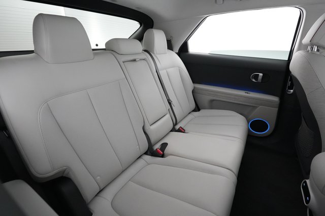 2022 Hyundai IONIQ 5 — photo 4 of 23