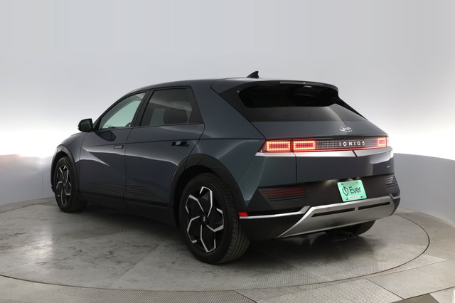 2022 Hyundai IONIQ 5 — photo 9 of 23