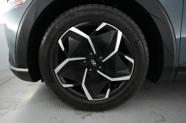 2022 Hyundai IONIQ 5 — photo 7 of 23
