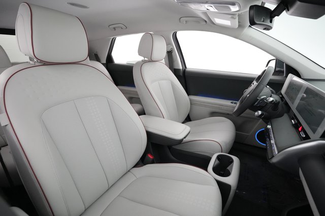 2022 Hyundai IONIQ 5 — photo 18 of 23