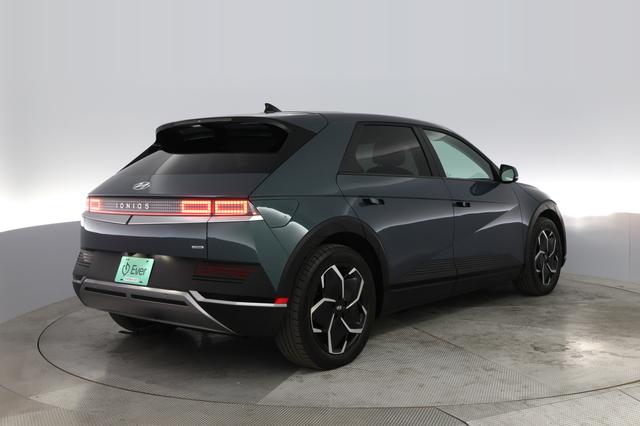 2022 Hyundai IONIQ 5 — photo 2 of 23