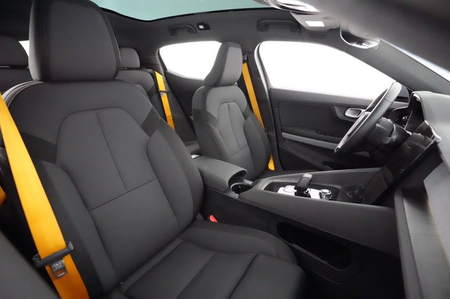 2022 Polestar 2 — photo 18 of 22