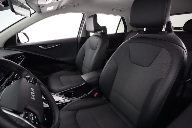 2023 Kia Niro EV — photo 2 of 21